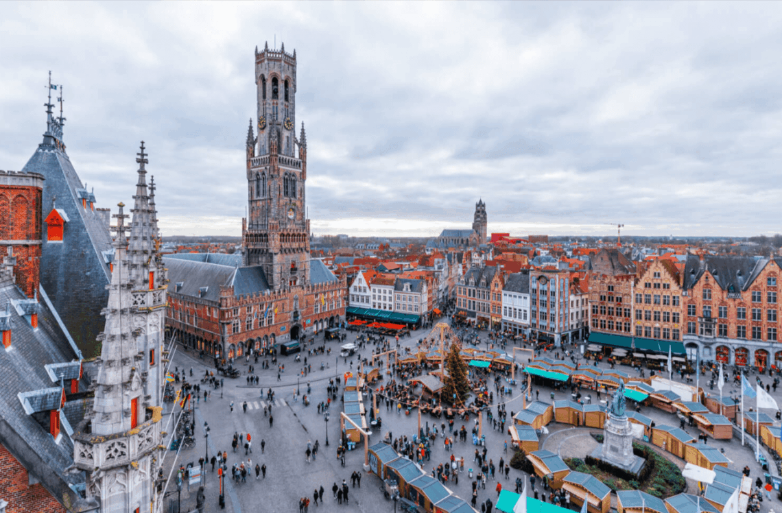 Visiting Bruges in Winter: Christmas Markets, Ice Sculptures, and Cozy Cafés